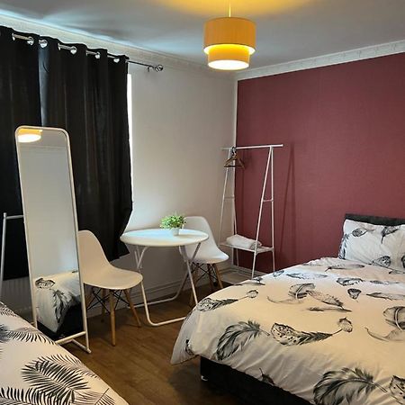 Private Room With Two Beds Near Central London Luaran gambar