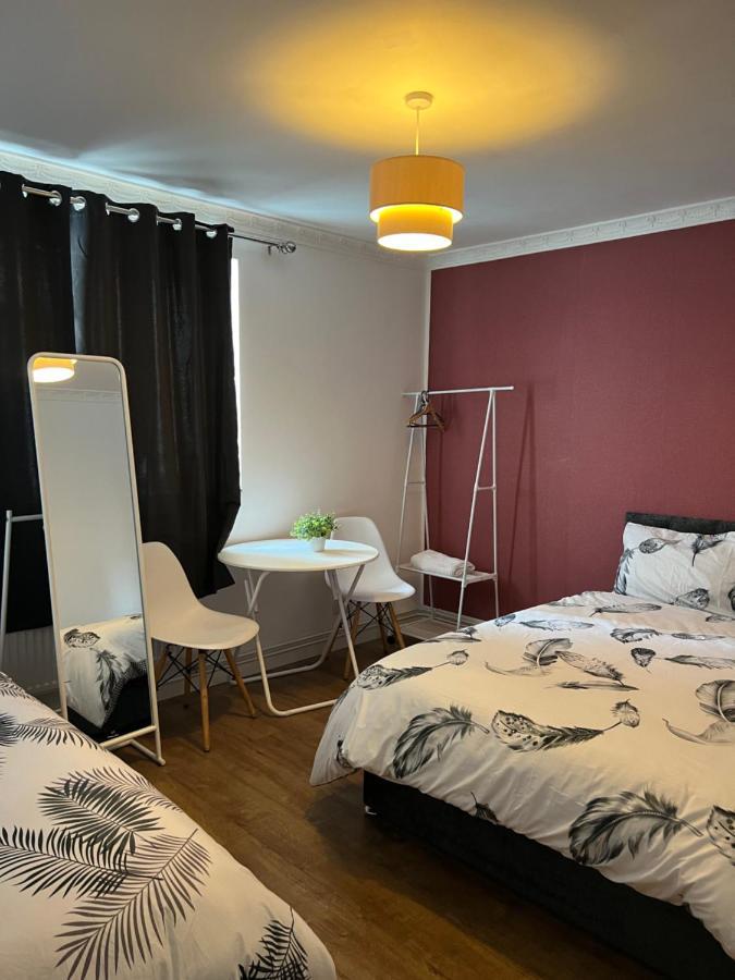 Private Room With Two Beds Near Central London Luaran gambar