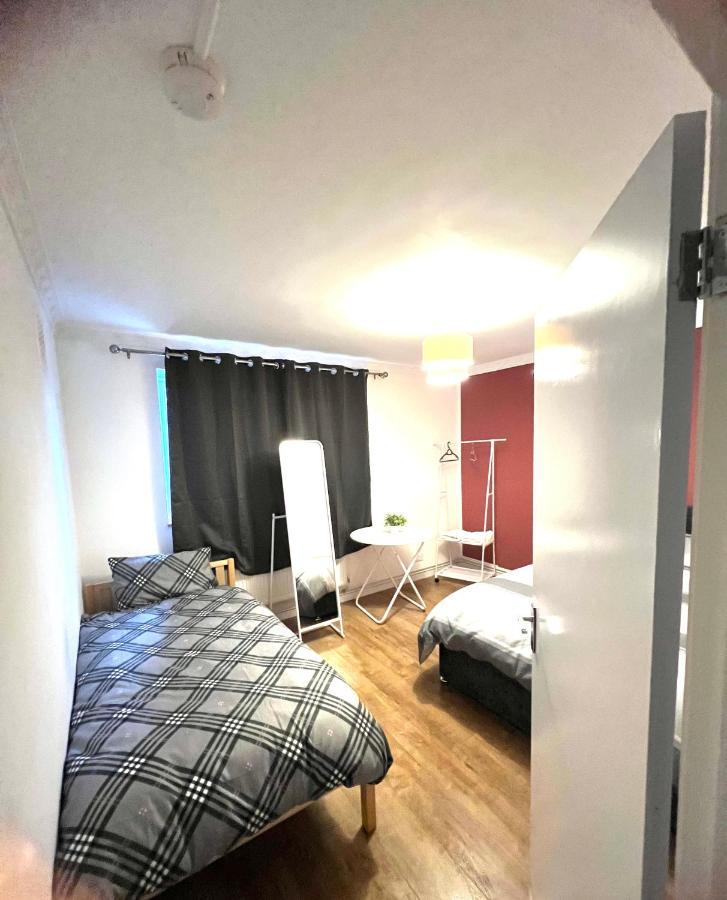Private Room With Two Beds Near Central London Luaran gambar