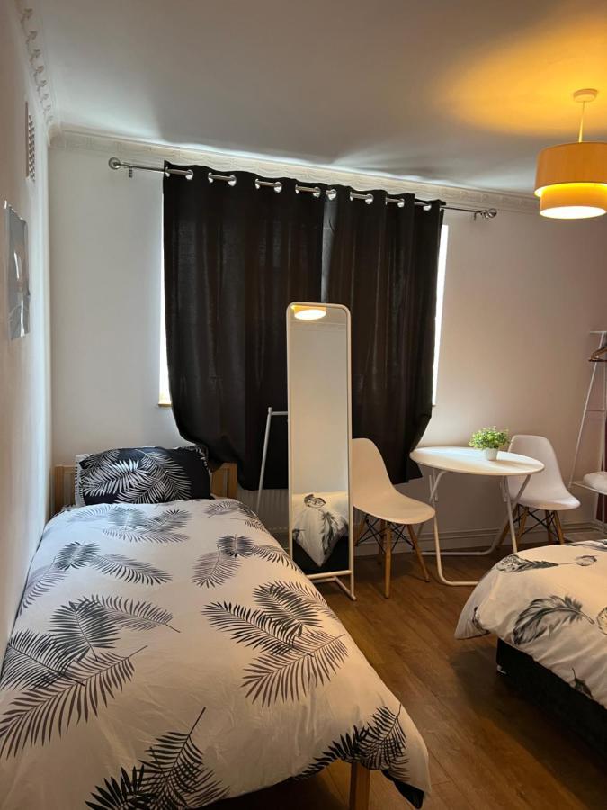 Private Room With Two Beds Near Central London Luaran gambar