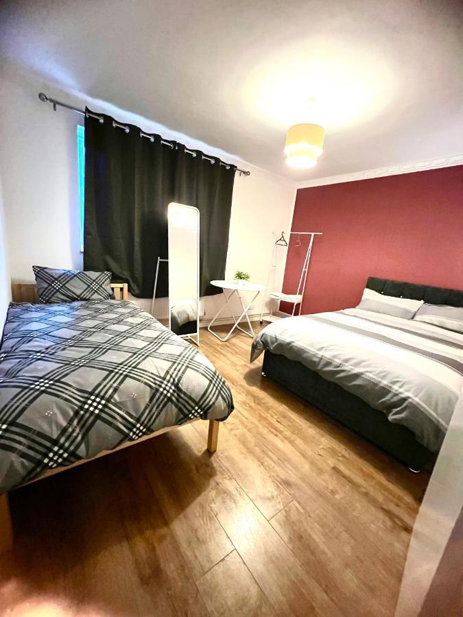 Private Room With Two Beds Near Central London Luaran gambar