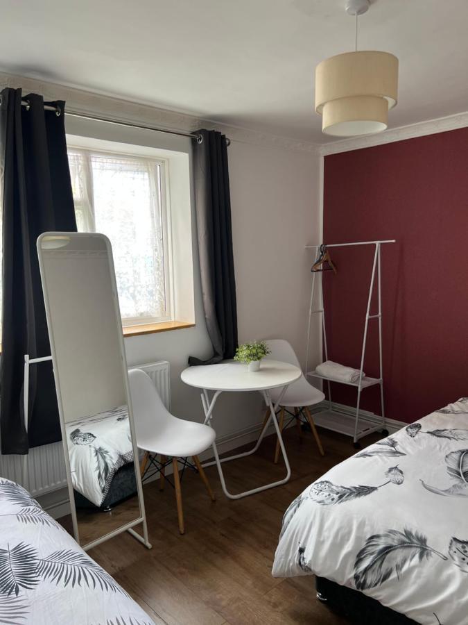 Private Room With Two Beds Near Central London Luaran gambar