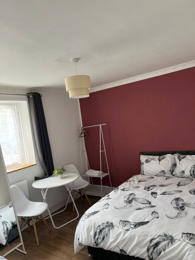 Private Room With Two Beds Near Central London Luaran gambar